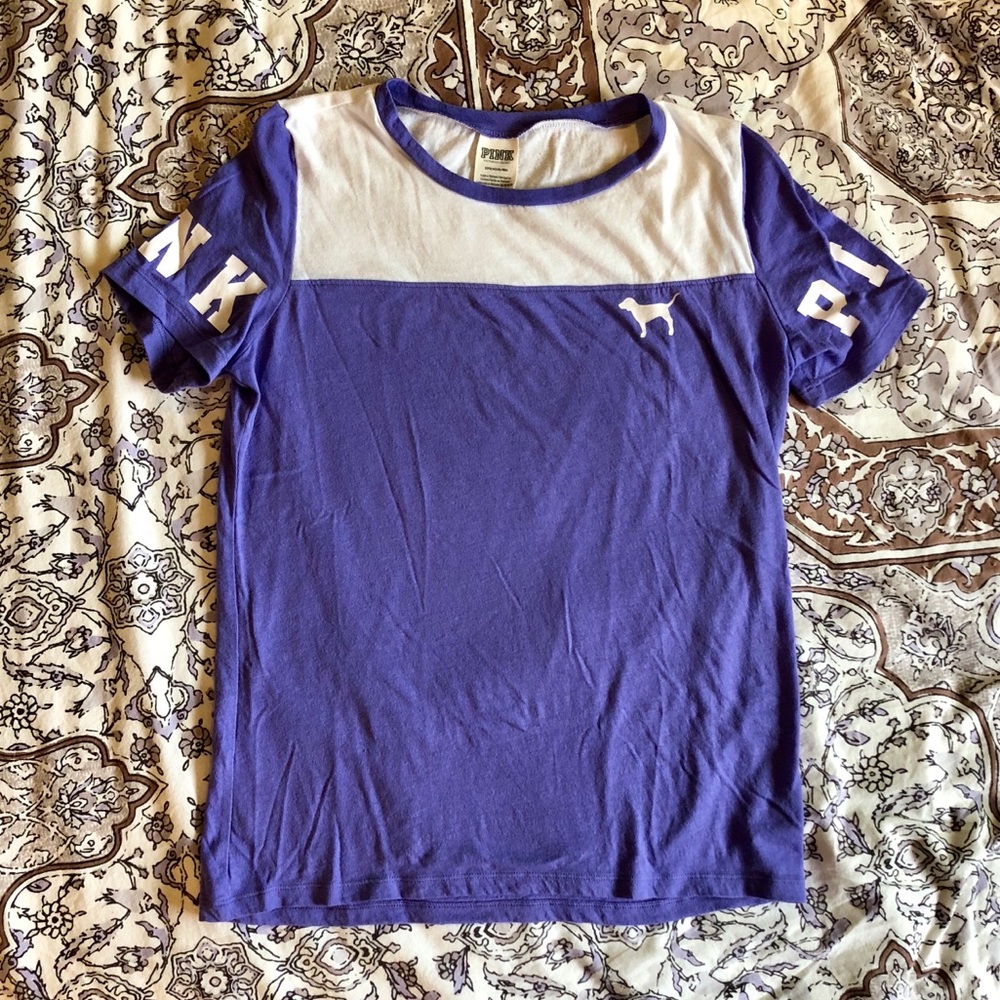 💜 Purple Victoria’s Secret PINK t-shirt 💜
